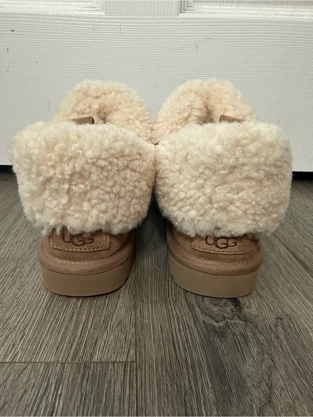 UGG Classic Ultra Mini Braid Boots — Chestnut — Size 8 - Picture 3 of 6